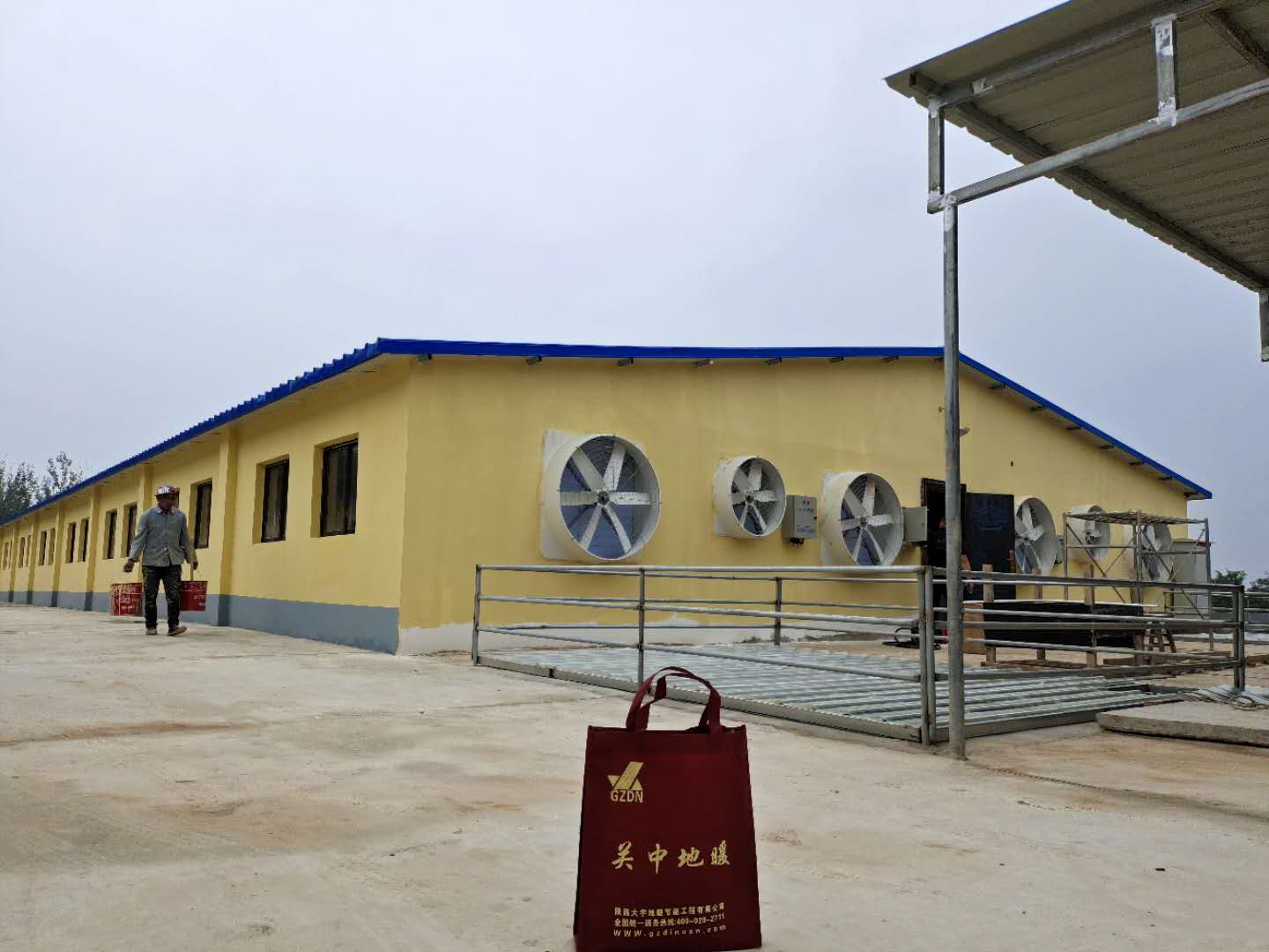 畜牧业电地暖安装