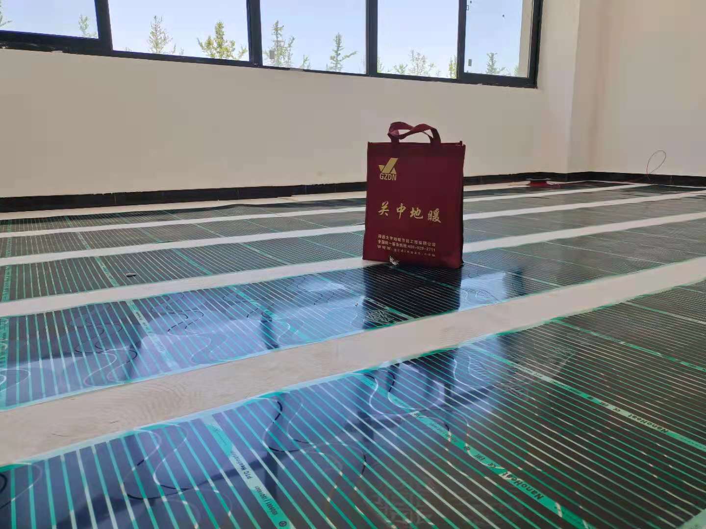 办公区改造瑜伽馆安装石墨烯电热膜地暖