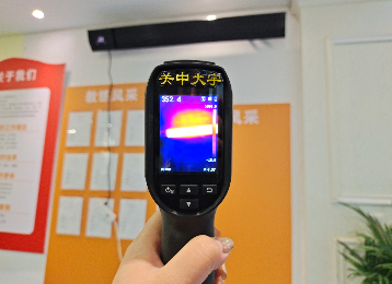 搏击俱乐部使用智能石墨烯高温取暖器供暖